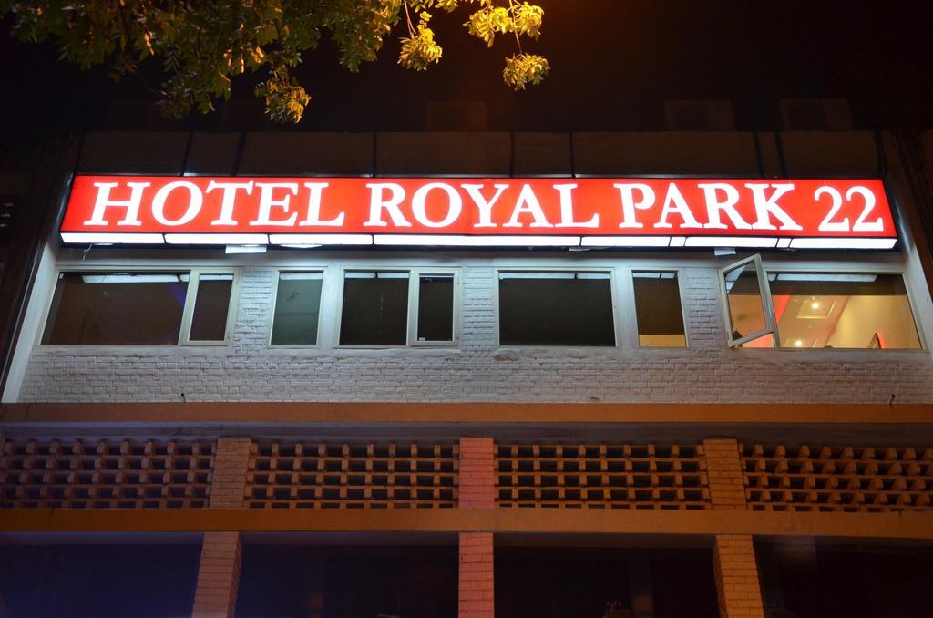 Hotel Royal Park 22 Chandigarh Exterior photo